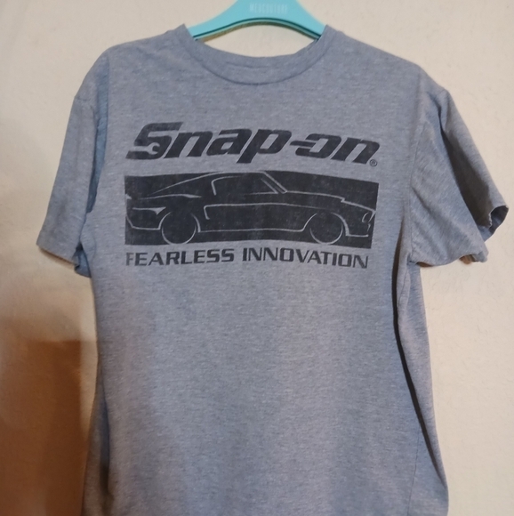 Men's Snap-On Tee, Size M - Picture 2 of 2